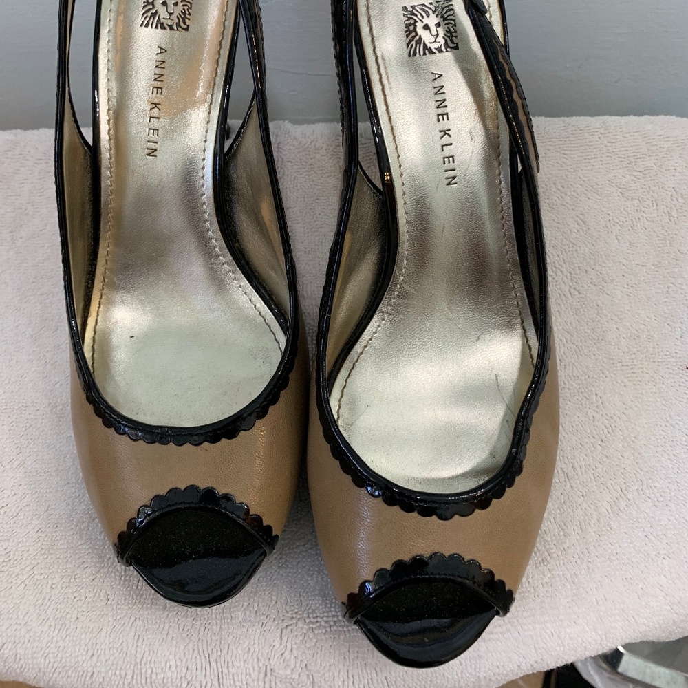 Peep Toe Black and Tan Heels